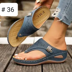 Sandalias de mujer color azul cuña mediana