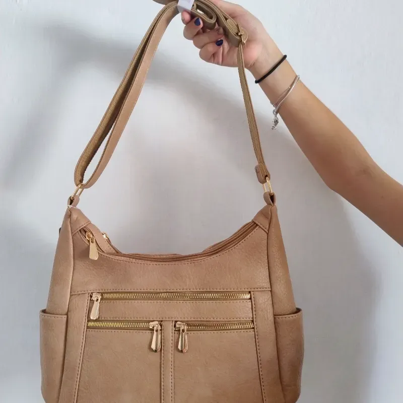 Bolso mediano bolsillo varios Carmelita 