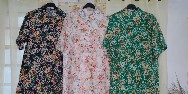 Camisero abotonado con cuello floreado 