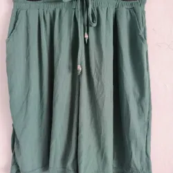 Shorts largo elastizados verde