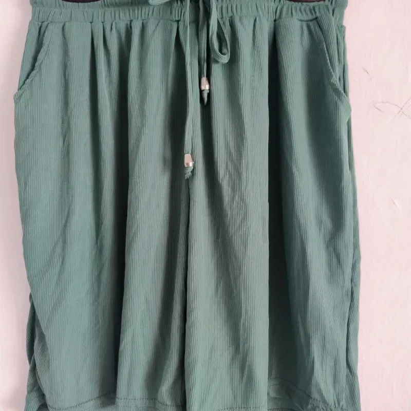 Shorts largo elastizados verde