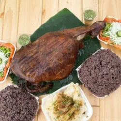Combo para 15 personas. Pierna de cerdo asada