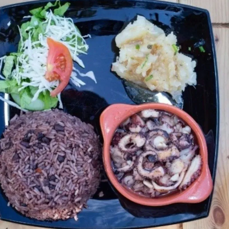 Pulpo grillé al carbón 