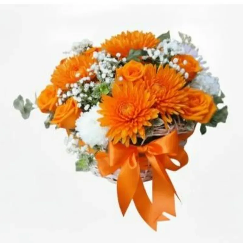 Arreglo circular de 25 flores variadas: naranjas y blancas