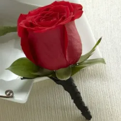 Botonier de Rosa roja