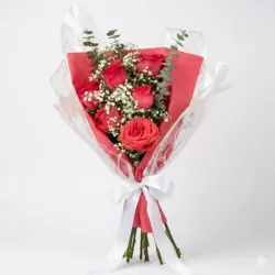 Ramo de 6 Rosas de Alas Blancas de Mariposa
