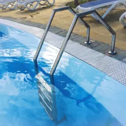 Escaleras Y Pasamanos Para Piscinas O Jacuzzi