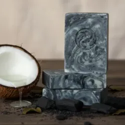 Jabón de Carbón Activado y Leche de Coco 