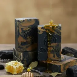 Jabón de Carbón Activado y Miel 