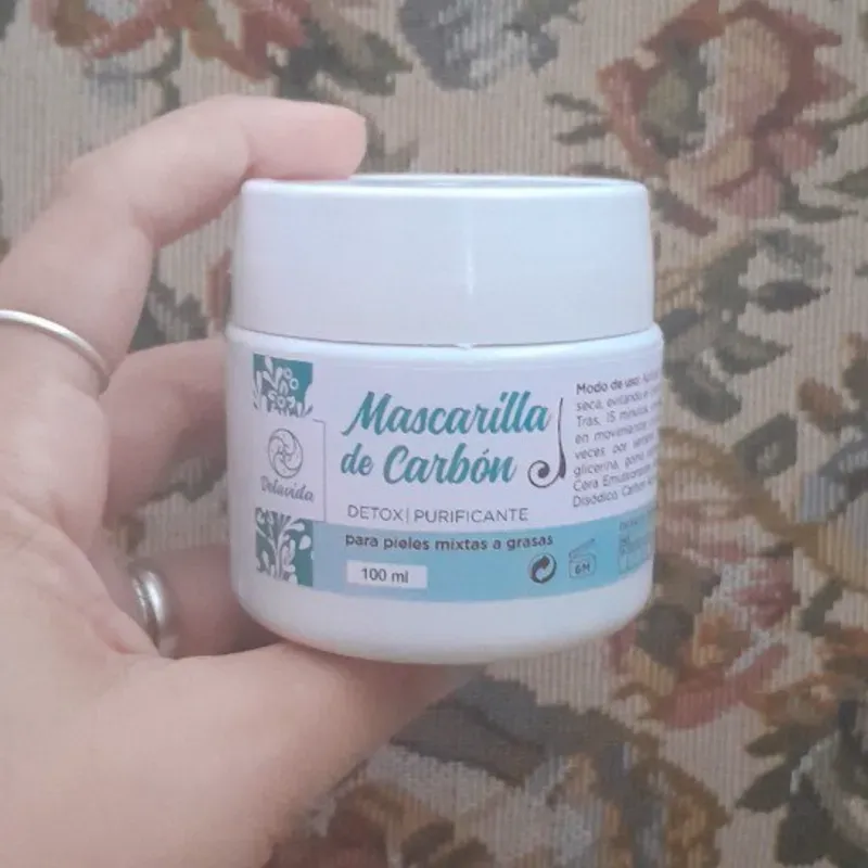 Mascarilla Facial de Carbón Activado
