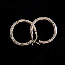 Argollas Torcidas
