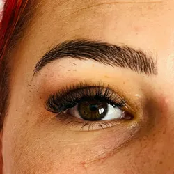 Pestañas pelo a pelo 