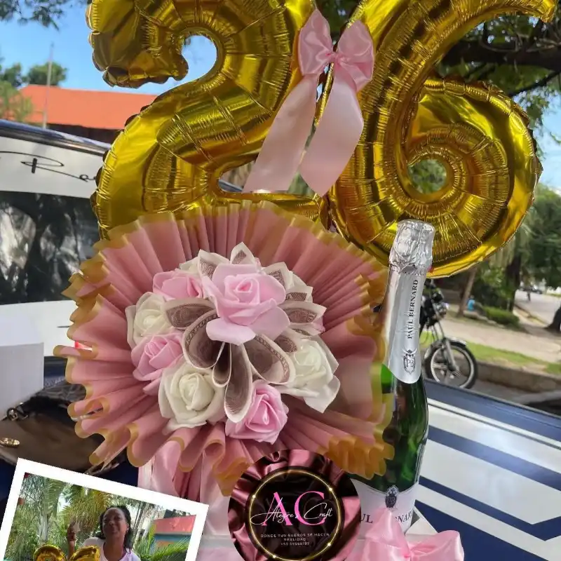 ✨Anchetas personalizadas con ramo de billetes✨