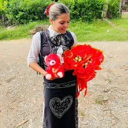 ✨Ramo de rosas con bombones Ferrero✨