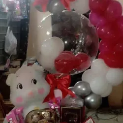 Cesta personalizada con bombones peluche y perfume