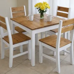 Juego de comedor combinado entre color madera y pintura blanca