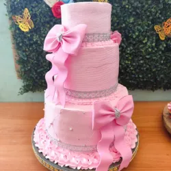 Cake de tres piso medianos