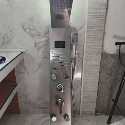 Duchas de superficie plateada