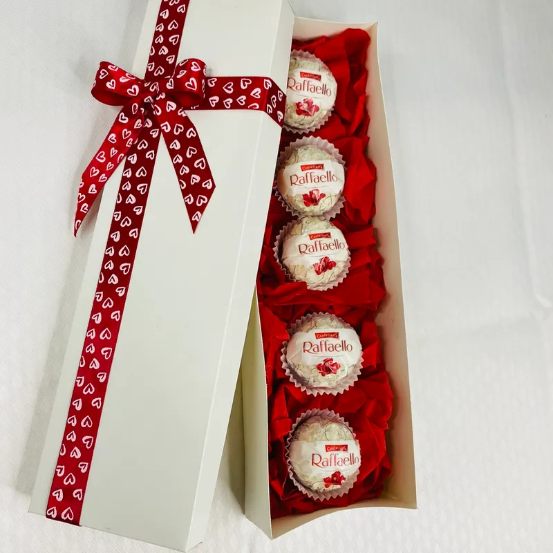 Caja Raffaello.