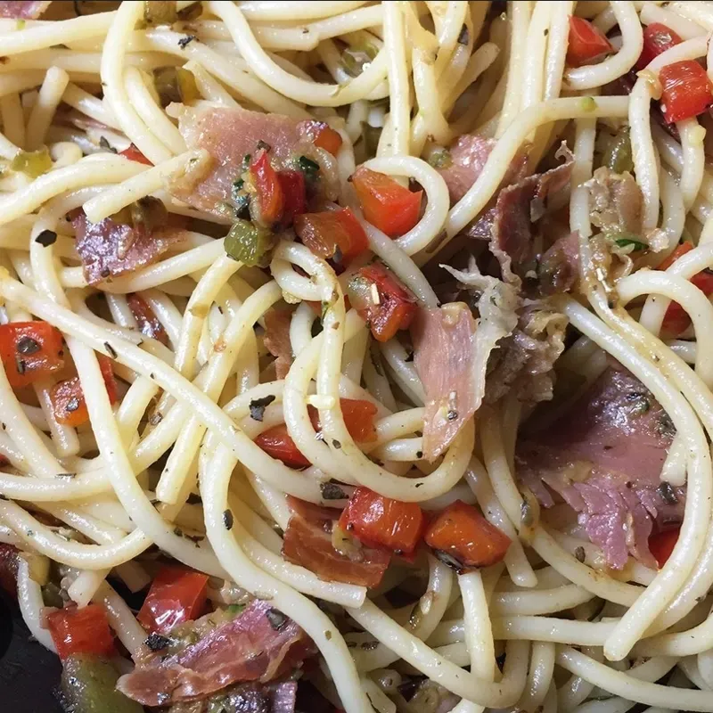 Spaghetti de jamón pierna