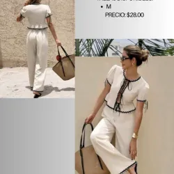 Conjunto de pantalón y blusa con lazos