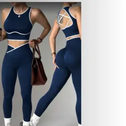 Conjunto deportivo azul y blanco