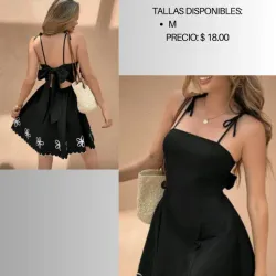 Vestido corto con lazo en la espalda