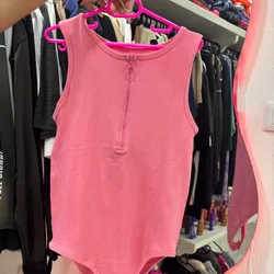 Body rosado con zipper