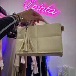 Cartera cuadrada pequeña beich