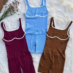 Mono deportivo corto