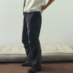 Pantalón Cargo gris oscuro