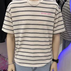 Pulover blanco con rallas grises