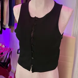 Top negro con botones