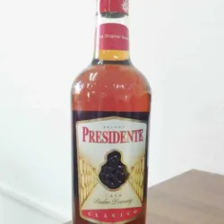 Brandy Clásico Presidente Pedro Domecq 35%Alc. Vol.Uno 700ml 12/Caja