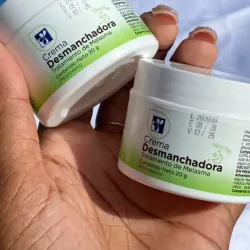 *Crema Desmanchadora de Hidroquinona y Ácido Retinoico*