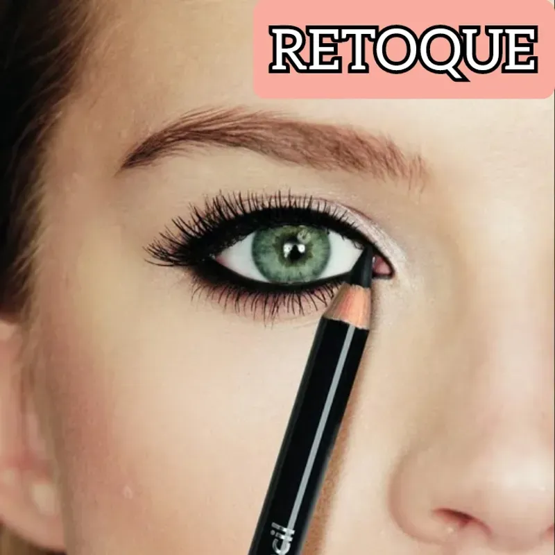 🖌️ Retoque del Delineado Negro Inferior