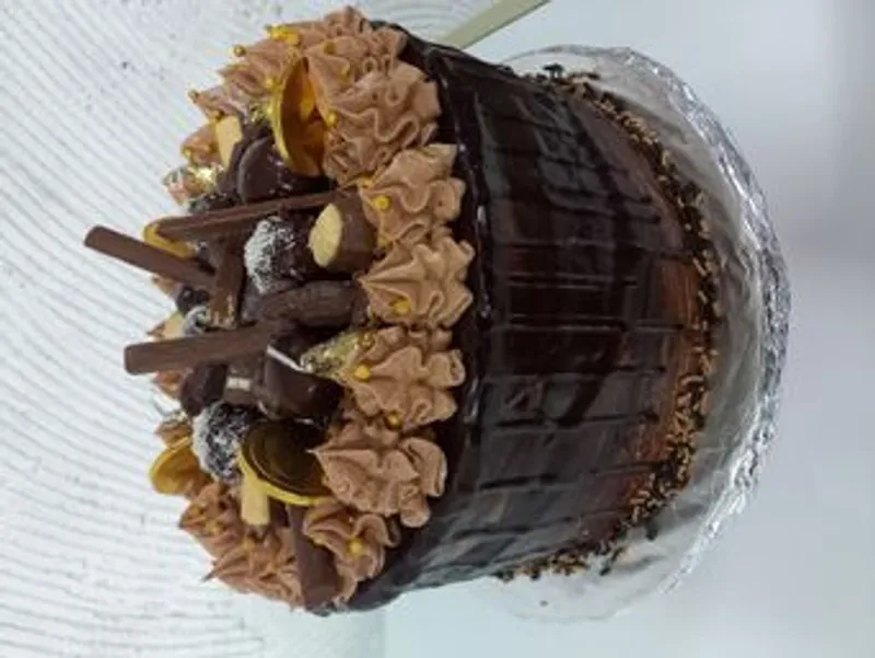Cake especial de chocolate con confituras 