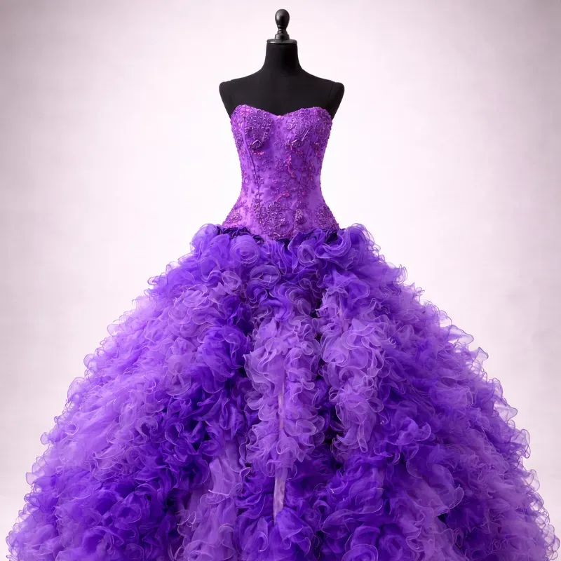 TRAJES COLOR MORADOS