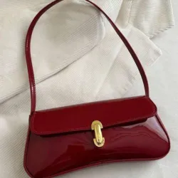 Bolso de mano rojo