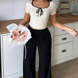 Conjunto beige y negro