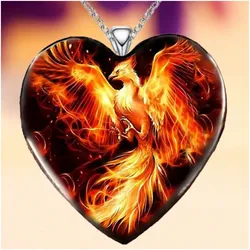 Cadena con dije de Fenix.