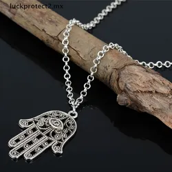 Cadena con dije de Hamsa