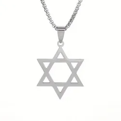 Cadena con dije Escudo de David.