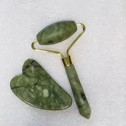 Rodillo y Gua Sha de jade para masajear.