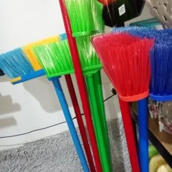 ESCOBAS