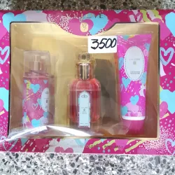 Juego de perfume con colonia y crema corporal