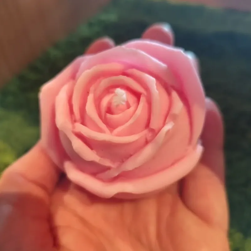 Botón de rosa pequeño