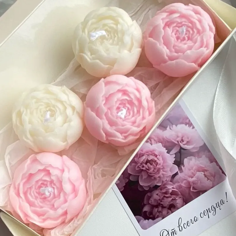 Caja con 5 peonias