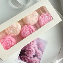 Caja con 5 peonias