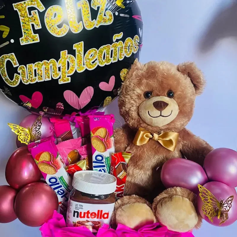 Caja con peluche globo y chucherías 